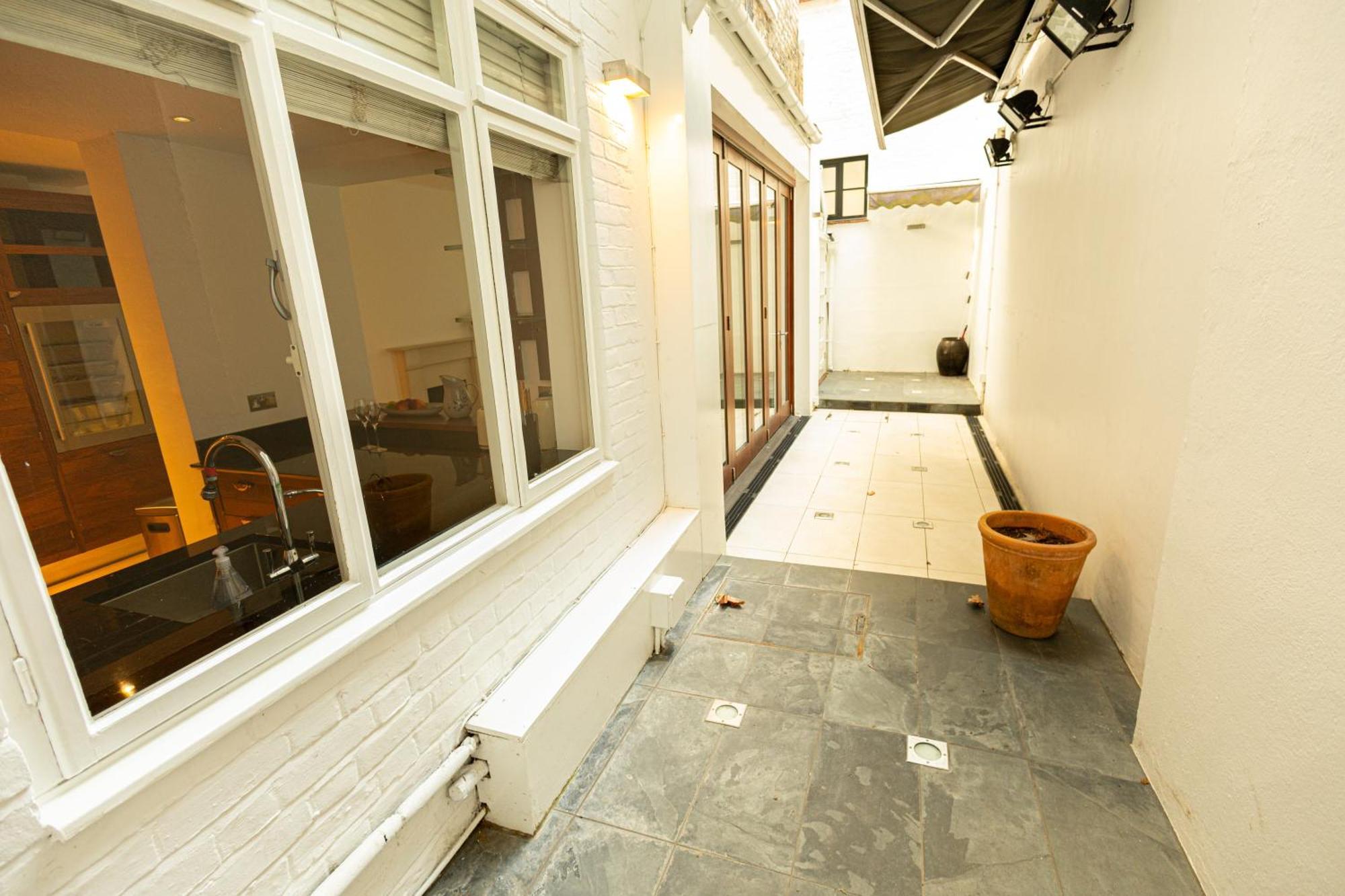 2Bedroom Gem In The Heart Of Kensington Londra Dış mekan fotoğraf